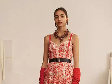 Alexander McQueen 2018早春粗花呢裙装