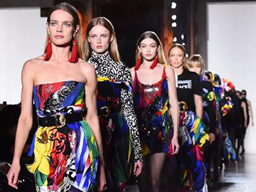 Versace 2018秋冬女装系列 | 独立真我，做自己的女王